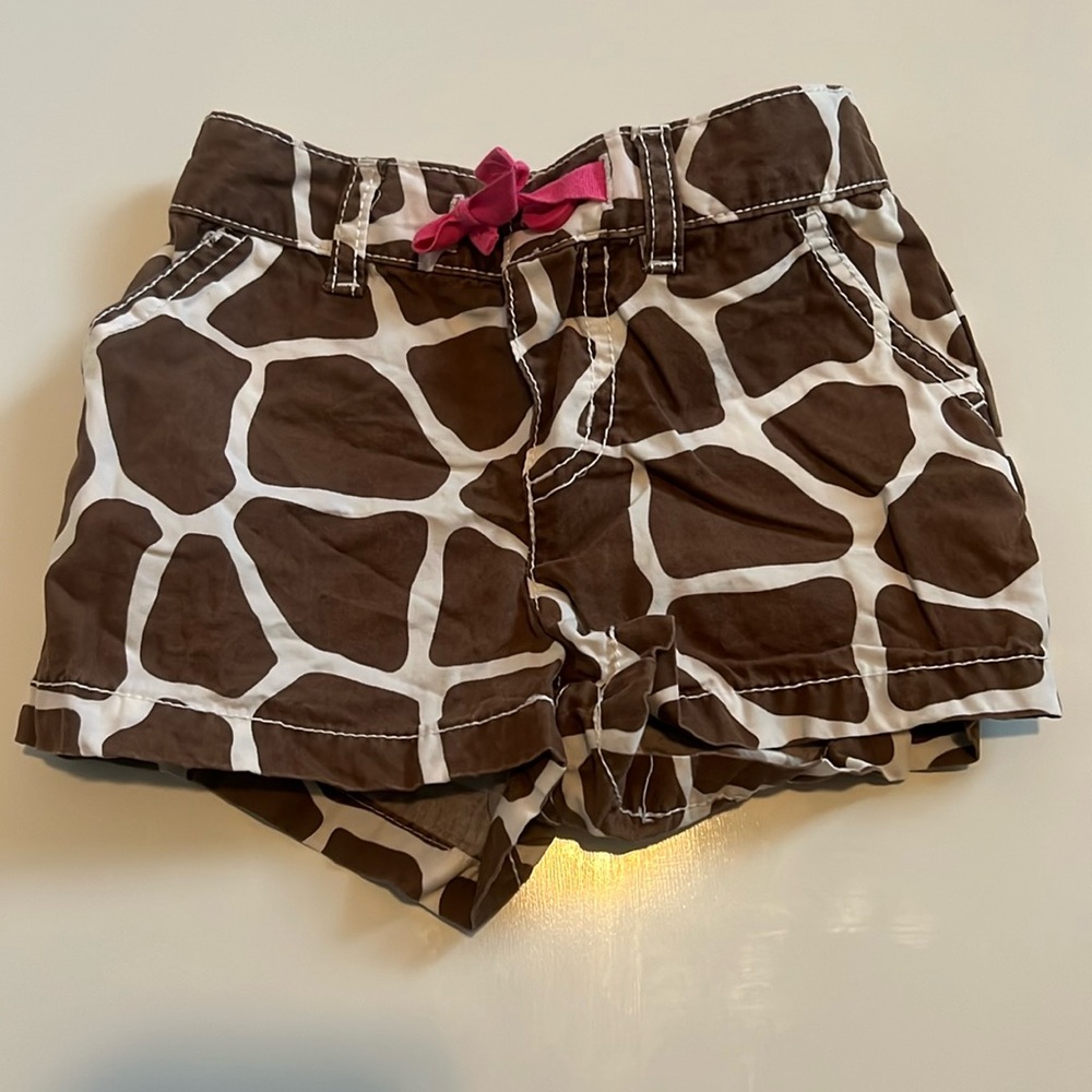 Carter’s girls giraffe print shorts 24M